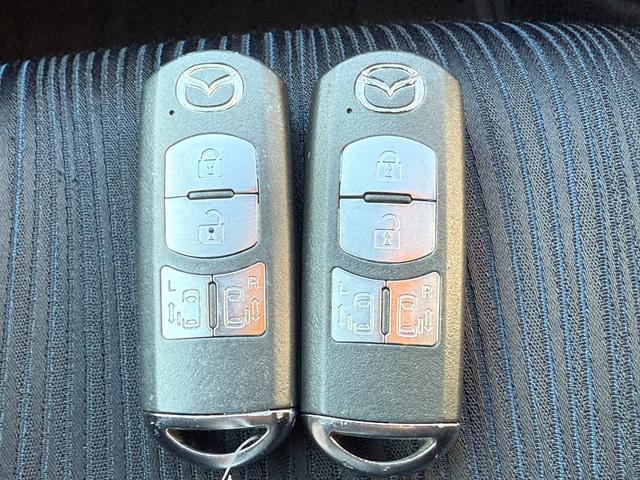 プレマシー ２０Ｓ　両側自動　ナビＴＶ　ＥＴＣ　ＨＩＤ　ＢＴ再生　Ｂカメ　両側パワースライドドア　スマートキー２個　アイドリングストップ　純正ナビ　フルセグＴＶ　バックカメラ　Ｂｌｕｅｔｏｏｔｈ再生　ＨＩＤヘッドライト　純正アルミ　ＥＴＣ（19枚目）