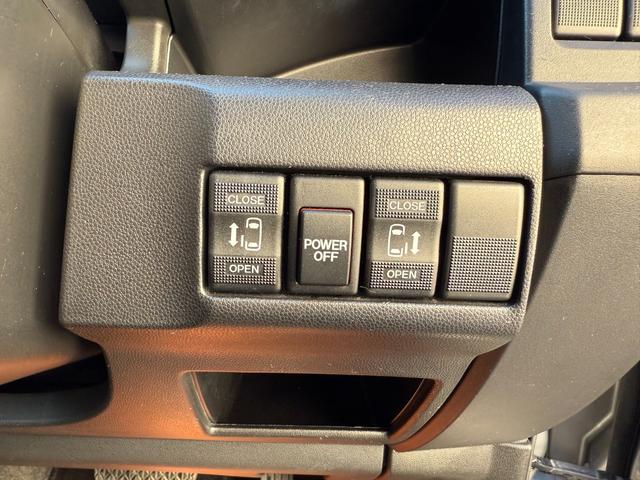 プレマシー ２０Ｓ　両側自動　ナビＴＶ　ＥＴＣ　ＨＩＤ　ＢＴ再生　Ｂカメ　両側パワースライドドア　スマートキー２個　アイドリングストップ　純正ナビ　フルセグＴＶ　バックカメラ　Ｂｌｕｅｔｏｏｔｈ再生　ＨＩＤヘッドライト　純正アルミ　ＥＴＣ（29枚目）