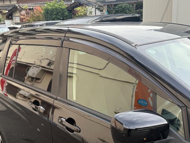 プレマシー ２０ＣＳ　天井モニター　両側自動　スマートキー　ＨＩＤ　天井モニター　両側パワースライドドア　スマートキー　ＨＩＤ　アルミ　純正ナビ　フルセグＴＶ　バックカメラ　Ｂｌｕｅｔｏｏｔｈ再生　オートライト　オートエアコン　ＥＴＣ（24枚目）