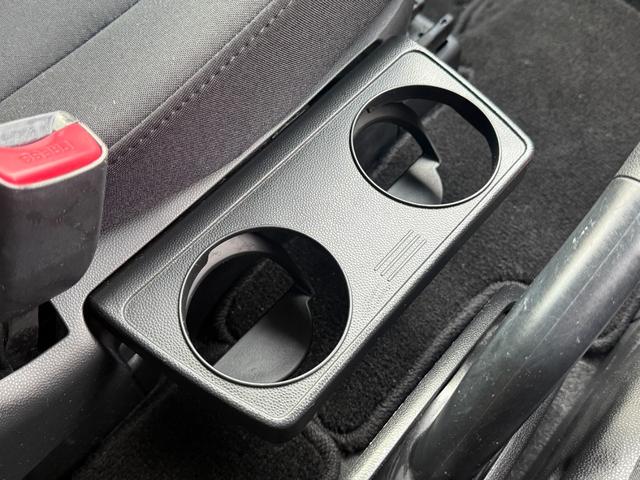 プレマシー ２０ＣＳ　天井モニター　両側自動　スマートキー　ＨＩＤ　天井モニター　両側パワースライドドア　スマートキー　ＨＩＤ　アルミ　純正ナビ　フルセグＴＶ　バックカメラ　Ｂｌｕｅｔｏｏｔｈ再生　オートライト　オートエアコン　ＥＴＣ（25枚目）