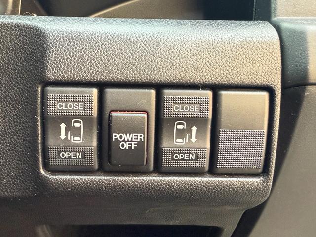 プレマシー ２０ＣＳ　天井モニター　両側自動　スマートキー　ＨＩＤ　天井モニター　両側パワースライドドア　スマートキー　ＨＩＤ　アルミ　純正ナビ　フルセグＴＶ　バックカメラ　Ｂｌｕｅｔｏｏｔｈ再生　オートライト　オートエアコン　ＥＴＣ（32枚目）