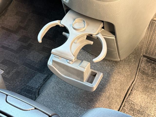 アイシス プラタナリミテッド 両側自動 スマートキー ETC HID 両側パワースライドドア スマートキー ナビ フルセグTV バックカメラ Bluetooth再生 ビルトインETC HID 純正アルミ パドルシフト オートライト オートエアコン ドライブレコーダー(35枚目)