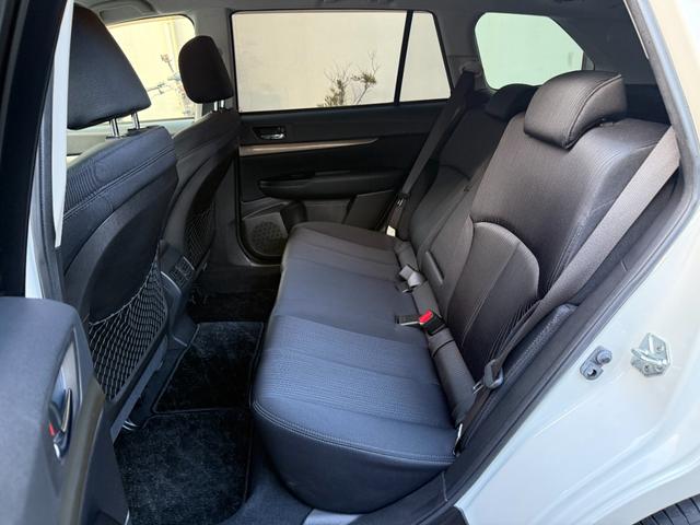 レガシィツーリングワゴン ２．５ｉアイサイト　純正ナビ　バックカメラ　衝突被害軽減　純正ナビ　バックカメラ　スマートキー２個　ＨＩＤ　純正アルミ　衝突被害軽減　オートライト　オートエアコン　アダクティブクルーズ　パドルシフト　オートライト　オートエアコン　ＥＴＣ　パワーシート（12枚目）