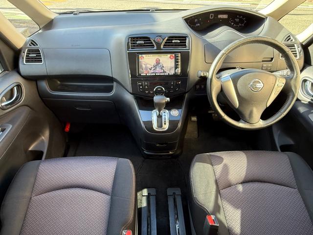 セレナ ハイウェイスター 両側自動 ナビTV Bカメ ETC HID 両側パワースライドドア スマートキー2個 プッシュスタート HID ナビ フルセグTV バックカメラ クルーズコントロール オートライト オートエアコン ビルトインETC アイドリングストップ(9枚目)