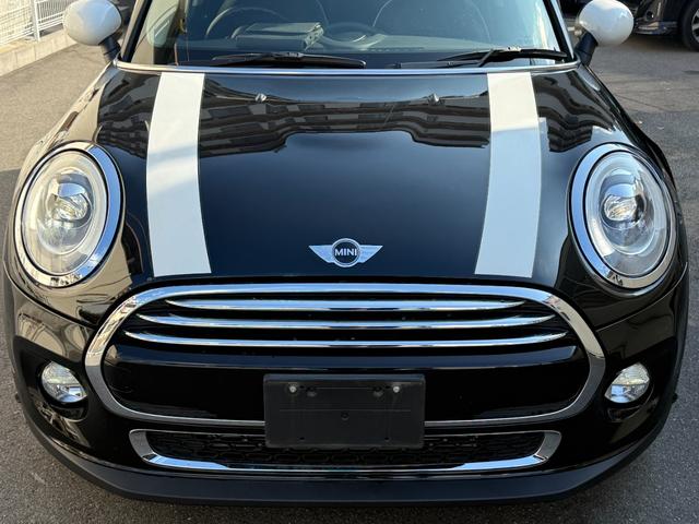 ＭＩＮＩ クーパーＤ　Ｂｌｕｅｔｏｏｔｈ再生　ナビ　ドラレコ前後　純正ナビ　Ｂｌｕｅｔｏｏｔｈ再生　バックカメラ　前後ドライブレコーダー　レザー調シートカバー　スマートキー２個　ＬＥＤヘッドライト　ＥＴＣ　デジタルインナーミラー　純正アルミ　ＬＥＤフォグ（28枚目）