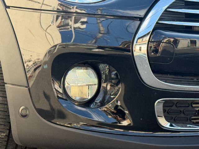 ＭＩＮＩ クーパーＤ　Ｂｌｕｅｔｏｏｔｈ再生　ナビ　ドラレコ前後　純正ナビ　Ｂｌｕｅｔｏｏｔｈ再生　バックカメラ　前後ドライブレコーダー　レザー調シートカバー　スマートキー２個　ＬＥＤヘッドライト　ＥＴＣ　デジタルインナーミラー　純正アルミ　ＬＥＤフォグ（32枚目）