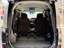 ハイブリッドＶ　天井モニター　両側自動　シートヒーター　ＡＷ　天井モニター　両側パワースライドドア　置くだけ充電　シートヒーター　ナビ　フルセグＴＶ　バックカメラ　Ｂｌｕｅｔｏｏｔｈ再生　スマートキー２個　クルーズコントロール　ビルトインＥＴＣ　ＬＥＤヘッド（14枚目）