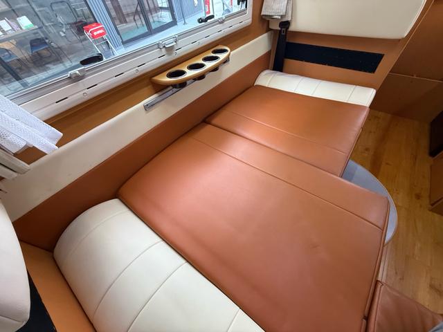 カムロード キャンピングワークス　オルビスイオ　発電機　家庭用エアコン　リチウムイオンバッテリー３００Ａ　２０００Ｗインバーター　ＦＦヒーター　温水ボイラー　温水シャワー　カセットトイレ　ソーラーパネル　クルーズコントロール　ＳＤナビ（10枚目）