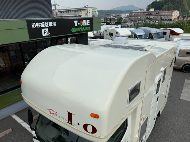 カムロード キャンピングワークス　オルビスイオ　発電機　家庭用エアコン　リチウムイオンバッテリー３００Ａ　２０００Ｗインバーター　ＦＦヒーター　温水ボイラー　温水シャワー　カセットトイレ　ソーラーパネル　クルーズコントロール　ＳＤナビ（33枚目）