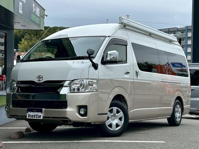 ハイエースバン ナッツRV リーク2 出窓仕様/常設ベッド/FFヒーター/1500Wインバーター/ツインサブバッテリー/マックスファン/サイドオーニング/ソーラーパネル/トヨタ安全先進装備/パノラミックビュー/コーナーセンサー/(2枚目)
