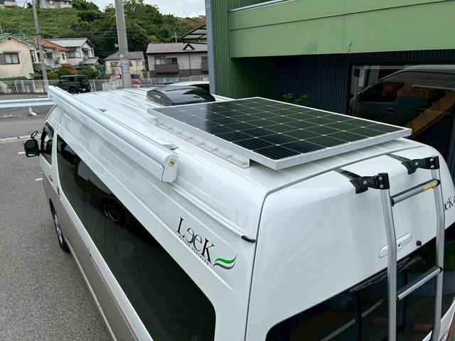 ハイエースバン ナッツRV リーク2 出窓仕様/常設ベッド/FFヒーター/1500Wインバーター/ツインサブバッテリー/マックスファン/サイドオーニング/ソーラーパネル/トヨタ安全先進装備/パノラミックビュー/コーナーセンサー/(33枚目)