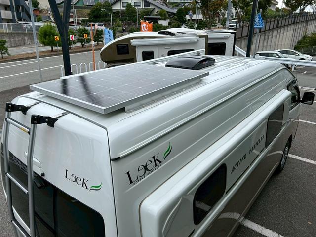 ハイエースバン ナッツRV リーク2 出窓仕様/常設ベッド/FFヒーター/1500Wインバーター/ツインサブバッテリー/マックスファン/サイドオーニング/ソーラーパネル/トヨタ安全先進装備/パノラミックビュー/コーナーセンサー/(34枚目)