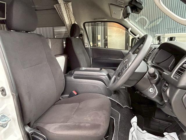 ハイエースバン ナッツRV リーク2 出窓仕様/常設ベッド/FFヒーター/1500Wインバーター/ツインサブバッテリー/マックスファン/サイドオーニング/ソーラーパネル/トヨタ安全先進装備/パノラミックビュー/コーナーセンサー/(44枚目)