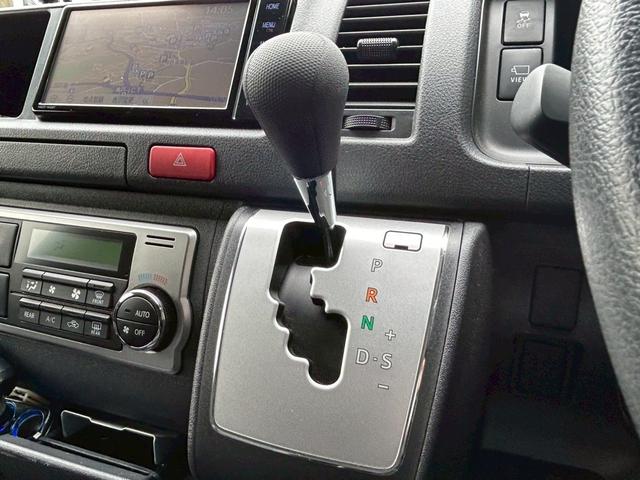 ハイエースバン ナッツRV リーク2 出窓仕様/常設ベッド/FFヒーター/1500Wインバーター/ツインサブバッテリー/マックスファン/サイドオーニング/ソーラーパネル/トヨタ安全先進装備/パノラミックビュー/コーナーセンサー/(56枚目)