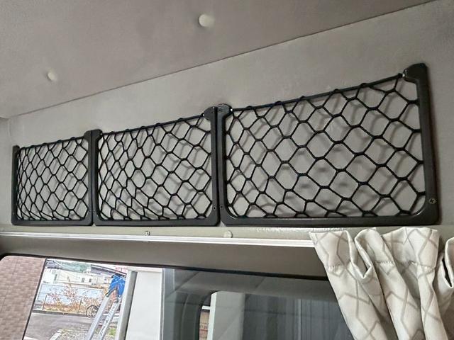 ハイエースバン ナッツRV リーク2 出窓仕様/常設ベッド/FFヒーター/1500Wインバーター/ツインサブバッテリー/マックスファン/サイドオーニング/ソーラーパネル/トヨタ安全先進装備/パノラミックビュー/コーナーセンサー/(75枚目)