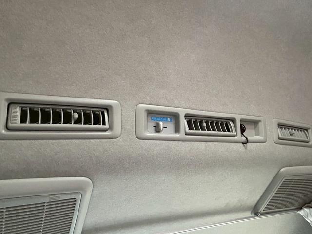 ハイエースバン ナッツRV リーク2 出窓仕様/常設ベッド/FFヒーター/1500Wインバーター/ツインサブバッテリー/マックスファン/サイドオーニング/ソーラーパネル/トヨタ安全先進装備/パノラミックビュー/コーナーセンサー/(76枚目)