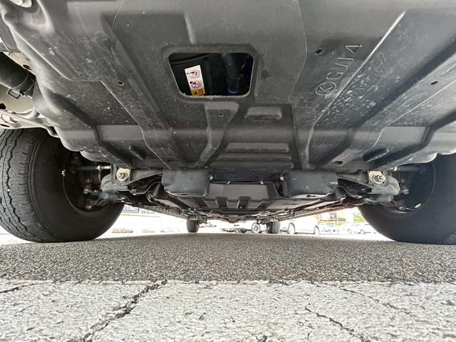 ハイエースバン ナッツRV リーク2 出窓仕様/常設ベッド/FFヒーター/1500Wインバーター/ツインサブバッテリー/マックスファン/サイドオーニング/ソーラーパネル/トヨタ安全先進装備/パノラミックビュー/コーナーセンサー/(80枚目)