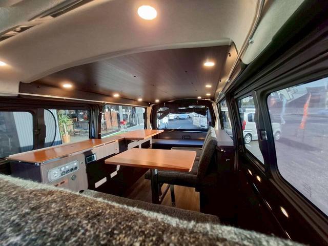 ハイエースバン ケイワークス ラギットバン DT4WD/1オーナー/1000Wインバーター/ソーラーパネル/シンク/断熱加工/リア断熱フィルム/カロッツェリア製ナビ/トヨタセーフティセンス/パノラミックビューモニター/ドライブレコーダー(4枚目)