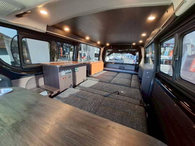ハイエースバン ケイワークス ラギットバン DT4WD/1オーナー/1000Wインバーター/ソーラーパネル/シンク/断熱加工/リア断熱フィルム/カロッツェリア製ナビ/トヨタセーフティセンス/パノラミックビューモニター/ドライブレコーダー(8枚目)