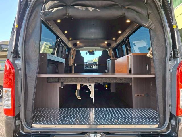 ハイエースバン ケイワークス ラギットバン DT4WD/1オーナー/1000Wインバーター/ソーラーパネル/シンク/断熱加工/リア断熱フィルム/カロッツェリア製ナビ/トヨタセーフティセンス/パノラミックビューモニター/ドライブレコーダー(12枚目)