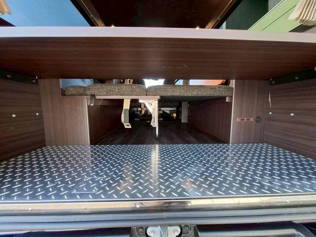 ハイエースバン ケイワークス ラギットバン DT4WD/1オーナー/1000Wインバーター/ソーラーパネル/シンク/断熱加工/リア断熱フィルム/カロッツェリア製ナビ/トヨタセーフティセンス/パノラミックビューモニター/ドライブレコーダー(13枚目)