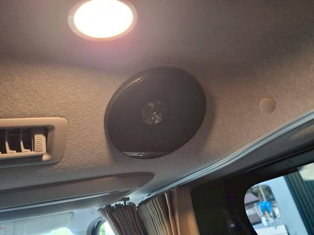 ハイエースバン ケイワークス ラギットバン DT4WD/1オーナー/1000Wインバーター/ソーラーパネル/シンク/断熱加工/リア断熱フィルム/カロッツェリア製ナビ/トヨタセーフティセンス/パノラミックビューモニター/ドライブレコーダー(65枚目)