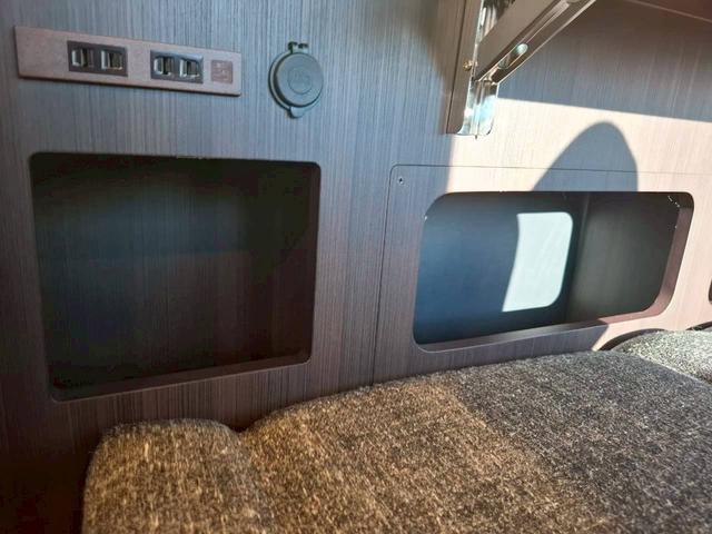 ハイエースバン ケイワークス ラギットバン DT4WD/1オーナー/1000Wインバーター/ソーラーパネル/シンク/断熱加工/リア断熱フィルム/カロッツェリア製ナビ/トヨタセーフティセンス/パノラミックビューモニター/ドライブレコーダー(68枚目)