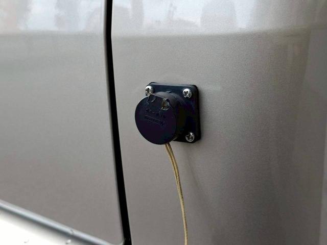 ハイエースバン フレックス MOBY DICK  SH♯02 FFヒーター/サイドオーニング/シンク/冷蔵庫/ツインサブバッテリー/走行充電/外部充電/電源コード/リアクーラー/リアヒーター/フローティングナビ/パノラミックビュー/デジタルインナーミラー/(31枚目)