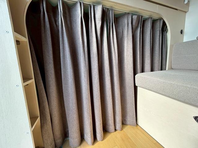 ハイゼットトラック JPStar Happy1+ 400Ahリチウムイオンバッテリー/12Vクーラー/FFヒーター/ソーラーパネル/3000Wインバーター/マックスファン/前後スタビライザー/強化足回り/リアリフトアップ/先進安全装備/(54枚目)