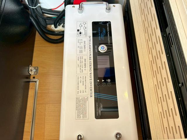 ハイゼットトラック JPStar Happy1+ 400Ahリチウムイオンバッテリー/12Vクーラー/FFヒーター/ソーラーパネル/3000Wインバーター/マックスファン/前後スタビライザー/強化足回り/リアリフトアップ/先進安全装備/(65枚目)