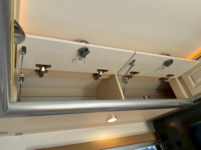 ハイゼットトラック JPStar Happy1+ 400Ahリチウムイオンバッテリー/12Vクーラー/FFヒーター/ソーラーパネル/3000Wインバーター/マックスファン/前後スタビライザー/強化足回り/リアリフトアップ/先進安全装備/(69枚目)