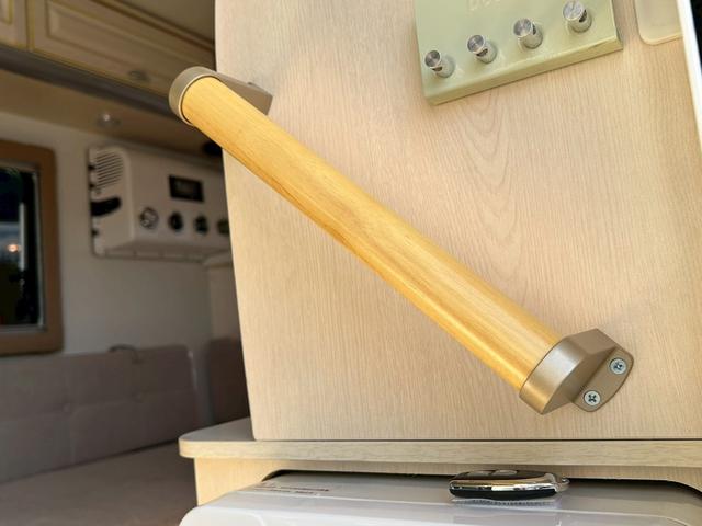 ハイゼットトラック JPStar Happy1+ 400Ahリチウムイオンバッテリー/12Vクーラー/FFヒーター/ソーラーパネル/3000Wインバーター/マックスファン/前後スタビライザー/強化足回り/リアリフトアップ/先進安全装備/(75枚目)