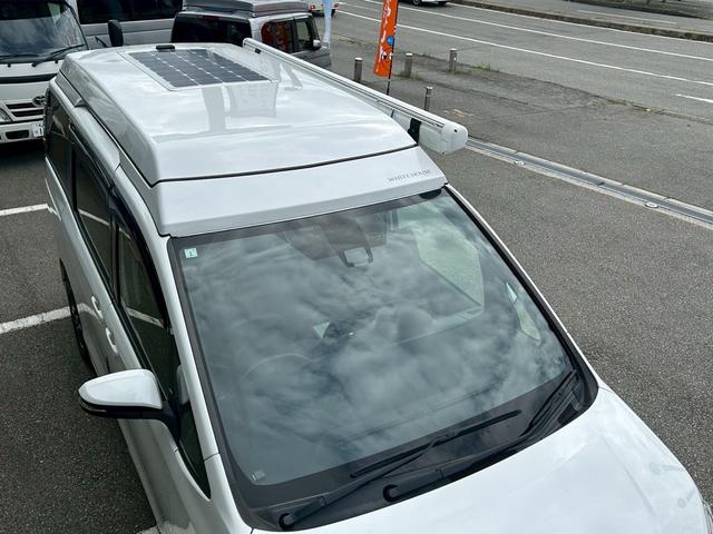 ヴォクシー ホワイトハウス　ＤＡＹＳ　ポップアップルーフ　スイベルシート（回転シート）／電動オーニング／サブバッテリー／電子レンジ／１５００Ｗインバーター／ＦＦヒーター／シンク／走行充電／外部電源／サブナビ切替スイッチ／セーフティーセンス／パワスラ／（29枚目）