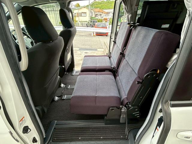 ヴォクシー ホワイトハウス　ＤＡＹＳ　ポップアップルーフ　スイベルシート（回転シート）／電動オーニング／サブバッテリー／電子レンジ／１５００Ｗインバーター／ＦＦヒーター／シンク／走行充電／外部電源／サブナビ切替スイッチ／セーフティーセンス／パワスラ／（45枚目）