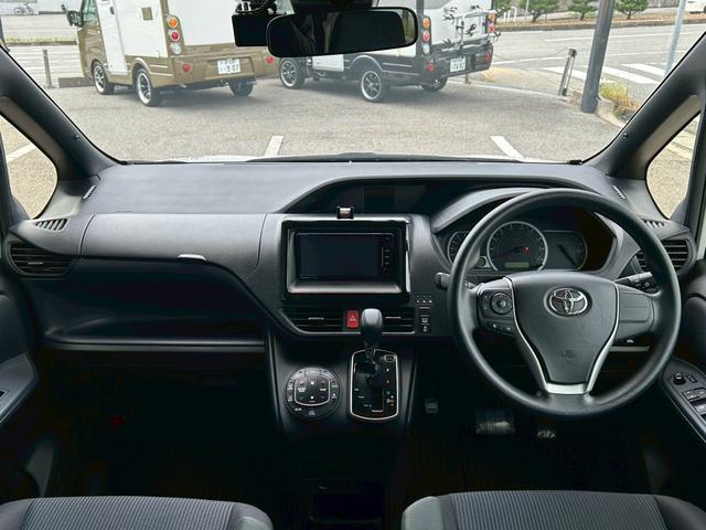 ヴォクシー ホワイトハウス　ＤＡＹＳ　ポップアップルーフ　スイベルシート（回転シート）／電動オーニング／サブバッテリー／電子レンジ／１５００Ｗインバーター／ＦＦヒーター／シンク／走行充電／外部電源／サブナビ切替スイッチ／セーフティーセンス／パワスラ／（47枚目）