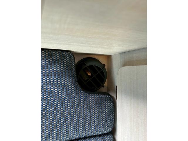 ヴォクシー ホワイトハウス　ＤＡＹＳ　ポップアップルーフ　スイベルシート（回転シート）／電動オーニング／サブバッテリー／電子レンジ／１５００Ｗインバーター／ＦＦヒーター／シンク／走行充電／外部電源／サブナビ切替スイッチ／セーフティーセンス／パワスラ／（66枚目）