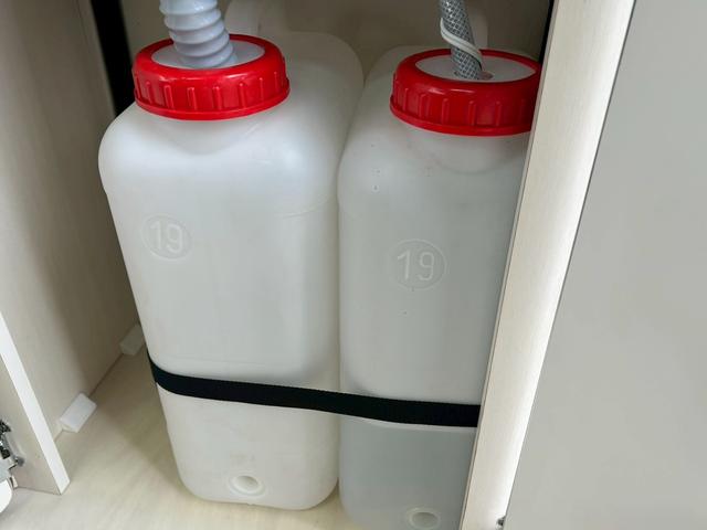 タウンエーストラック かーいんてりあ高橋 ネオユーロスライドアウト ライトキャブコン/FFヒーター/1500Wインバーター/マックスファン/サイドオーニング/マルチルーム/ツインサブバッテリー/シンク/冷蔵庫/リアTV/電圧計/カロッツェリア製ナビ/ETC/ドラレコ(13枚目)