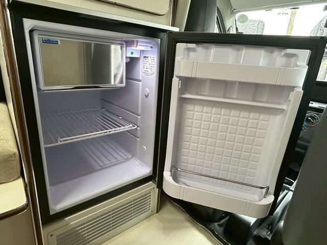 タウンエーストラック かーいんてりあ高橋 ネオユーロスライドアウト ライトキャブコン/FFヒーター/1500Wインバーター/マックスファン/サイドオーニング/マルチルーム/ツインサブバッテリー/シンク/冷蔵庫/リアTV/電圧計/カロッツェリア製ナビ/ETC/ドラレコ(14枚目)