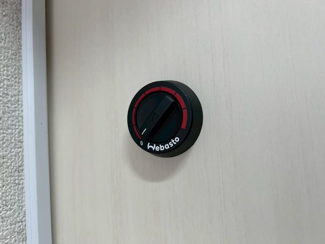 タウンエーストラック かーいんてりあ高橋 ネオユーロスライドアウト ライトキャブコン/FFヒーター/1500Wインバーター/マックスファン/サイドオーニング/マルチルーム/ツインサブバッテリー/シンク/冷蔵庫/リアTV/電圧計/カロッツェリア製ナビ/ETC/ドラレコ(17枚目)