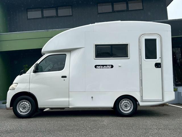 タウンエーストラック かーいんてりあ高橋 ネオユーロスライドアウト ライトキャブコン/FFヒーター/1500Wインバーター/マックスファン/サイドオーニング/マルチルーム/ツインサブバッテリー/シンク/冷蔵庫/リアTV/電圧計/カロッツェリア製ナビ/ETC/ドラレコ(26枚目)
