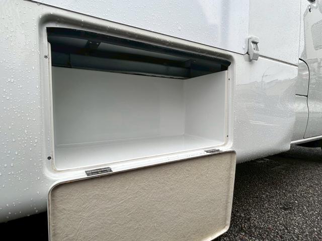 タウンエーストラック かーいんてりあ高橋 ネオユーロスライドアウト ライトキャブコン/FFヒーター/1500Wインバーター/マックスファン/サイドオーニング/マルチルーム/ツインサブバッテリー/シンク/冷蔵庫/リアTV/電圧計/カロッツェリア製ナビ/ETC/ドラレコ(35枚目)