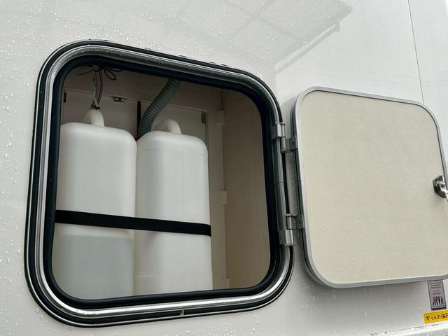 タウンエーストラック かーいんてりあ高橋 ネオユーロスライドアウト ライトキャブコン/FFヒーター/1500Wインバーター/マックスファン/サイドオーニング/マルチルーム/ツインサブバッテリー/シンク/冷蔵庫/リアTV/電圧計/カロッツェリア製ナビ/ETC/ドラレコ(36枚目)