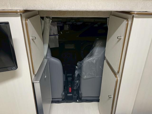 タウンエーストラック かーいんてりあ高橋 ネオユーロスライドアウト ライトキャブコン/FFヒーター/1500Wインバーター/マックスファン/サイドオーニング/マルチルーム/ツインサブバッテリー/シンク/冷蔵庫/リアTV/電圧計/カロッツェリア製ナビ/ETC/ドラレコ(58枚目)