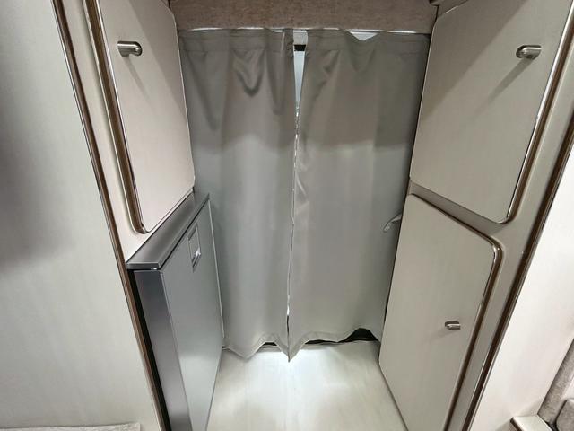 タウンエーストラック かーいんてりあ高橋 ネオユーロスライドアウト ライトキャブコン/FFヒーター/1500Wインバーター/マックスファン/サイドオーニング/マルチルーム/ツインサブバッテリー/シンク/冷蔵庫/リアTV/電圧計/カロッツェリア製ナビ/ETC/ドラレコ(59枚目)