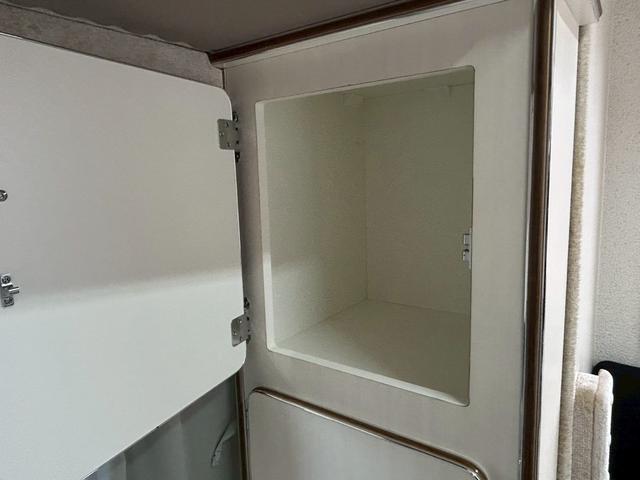 タウンエーストラック かーいんてりあ高橋 ネオユーロスライドアウト ライトキャブコン/FFヒーター/1500Wインバーター/マックスファン/サイドオーニング/マルチルーム/ツインサブバッテリー/シンク/冷蔵庫/リアTV/電圧計/カロッツェリア製ナビ/ETC/ドラレコ(71枚目)