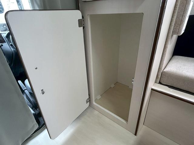 タウンエーストラック かーいんてりあ高橋 ネオユーロスライドアウト ライトキャブコン/FFヒーター/1500Wインバーター/マックスファン/サイドオーニング/マルチルーム/ツインサブバッテリー/シンク/冷蔵庫/リアTV/電圧計/カロッツェリア製ナビ/ETC/ドラレコ(72枚目)