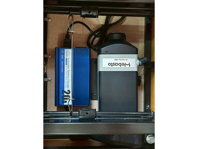 ライトエーストラック AZ-MAX エム・ホルーヴァ ポップアップ ライトキャブコン/常設リアベッド/FFヒーター/FFヒーター高地用スイッチ/1500Wインバーター/ツインサブバッテリー/シンク/冷蔵庫/サイドオーニング/走行充電/外部充電/外部電源/ナビ/ETC/(21枚目)