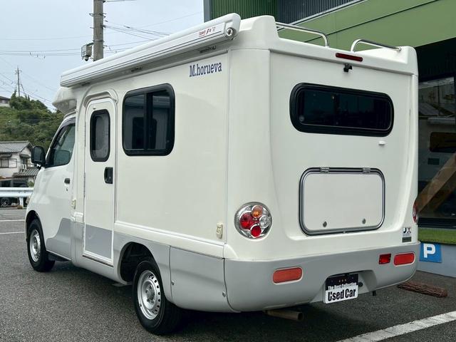 ライトエーストラック AZ-MAX エム・ホルーヴァ ポップアップ ライトキャブコン/常設リアベッド/FFヒーター/FFヒーター高地用スイッチ/1500Wインバーター/ツインサブバッテリー/シンク/冷蔵庫/サイドオーニング/走行充電/外部充電/外部電源/ナビ/ETC/(27枚目)