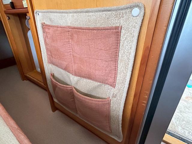 ライトエーストラック AZ-MAX エム・ホルーヴァ ポップアップ ライトキャブコン/常設リアベッド/FFヒーター/FFヒーター高地用スイッチ/1500Wインバーター/ツインサブバッテリー/シンク/冷蔵庫/サイドオーニング/走行充電/外部充電/外部電源/ナビ/ETC/(68枚目)