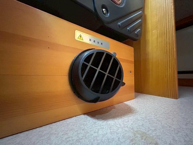 ライトエーストラック AZ-MAX エム・ホルーヴァ ポップアップ ライトキャブコン/常設リアベッド/FFヒーター/FFヒーター高地用スイッチ/1500Wインバーター/ツインサブバッテリー/シンク/冷蔵庫/サイドオーニング/走行充電/外部充電/外部電源/ナビ/ETC/(71枚目)